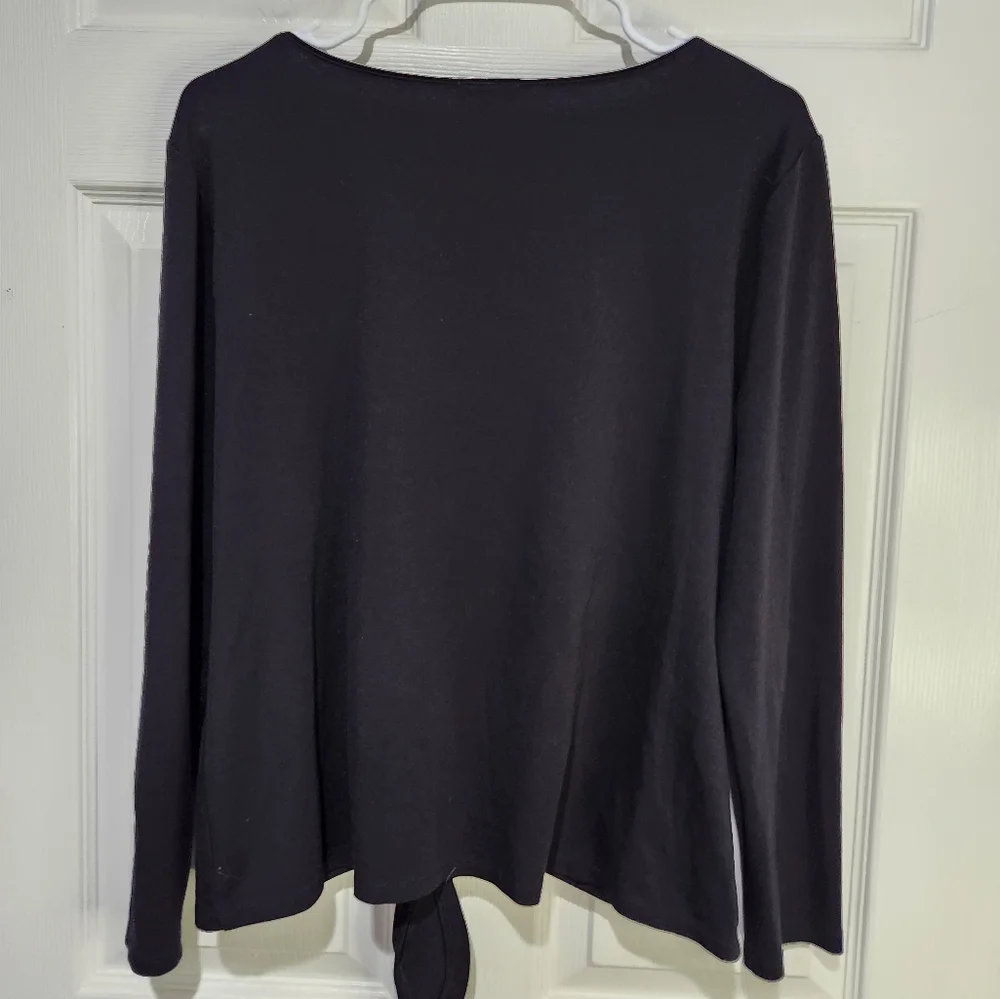Ann Taylor Women's Black V-Neck Tie-Front Top Size Large